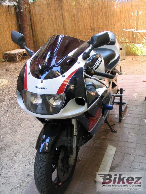 1996 suzuki gsx-r 750 photo